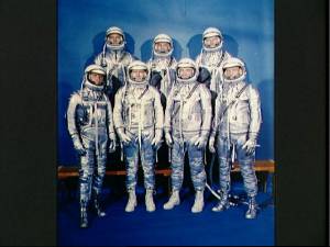 Los "7 Magnficos" del espacio, con sus trajes de astronauta (Foto: NASA)