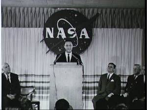 Grissom describe su viaje frente a las autoridades de la NASA y los periodistas (Foto: NASA)