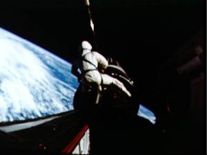 El paseo espacial de Gordon (Foto: NASA)