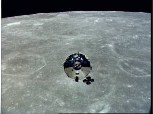 El mdulo de mando visto desde el mdulo lunar (Foto: NASA)
