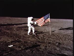 La bandera ya est plantada (Foto: NASA)
