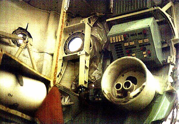 Interior de la Soyuz LOK (Foto: Mark Wade)
