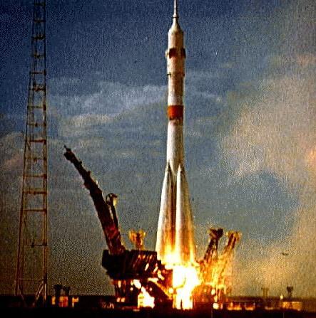 Una Soyuz despega desde el cosmdromo de Baikonur (Foto: Mark Wade)